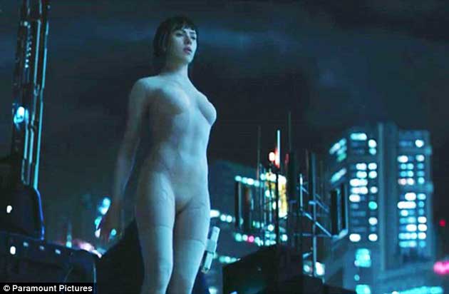 斯嘉丽·约翰逊裸体亮相《攻壳机动队》，其实是肉色紧身衣