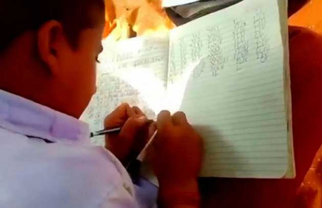 学校培养学生双手写字能力