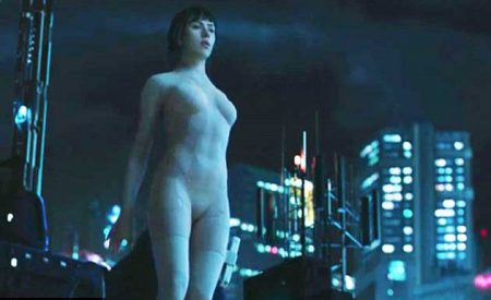 斯嘉丽·约翰逊裸体亮相《攻壳机动队》，其实是肉色紧身衣