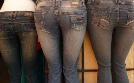 过多穿着紧身牛仔裤增加女性外阴疼痛风险